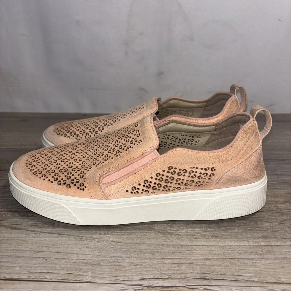 Women's 8 Vionic Kimmie Perf slip-on sneakers Pink Peach Suede Arch Support